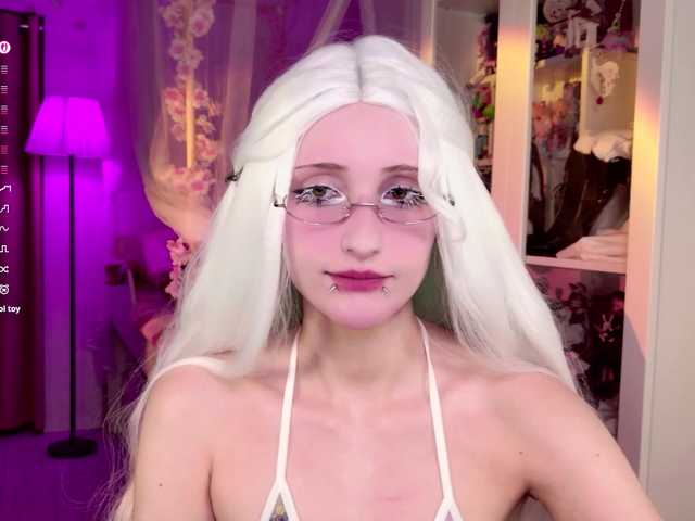MiraJade live cam on BongaCams