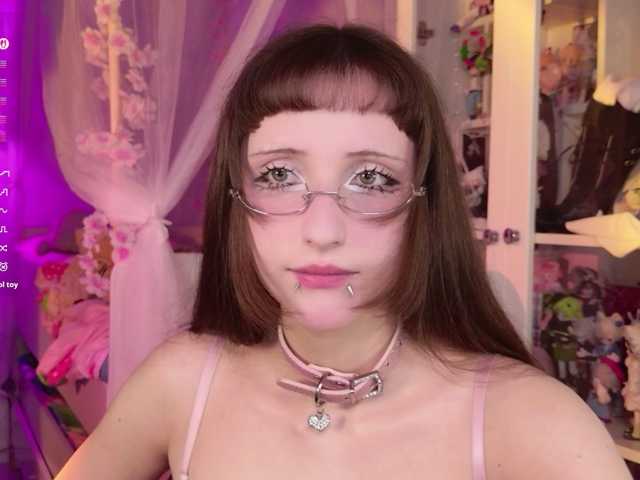 MiraJade live cam on BongaCams