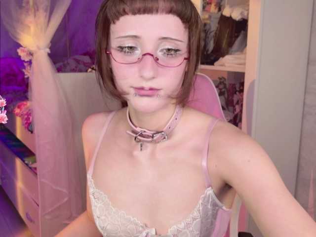 MiraJade live cam on BongaCams