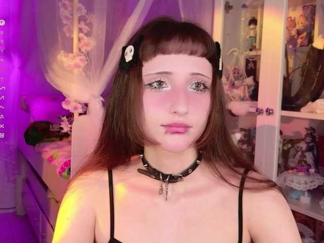 MiraJade live cam on BongaCams