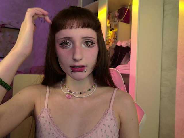 MiraJade's BongaCams show and profile