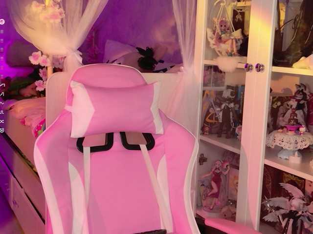 MiraJade live cam
