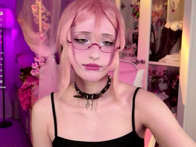 MiraJade live cam on BongaCams
