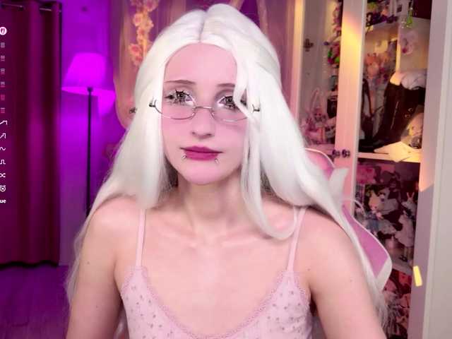 MiraJade live cam on BongaCams
