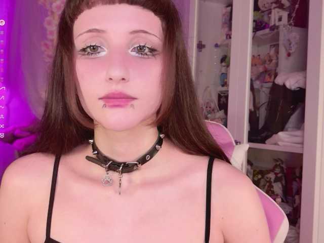 MiraJade live cam on BongaCams
