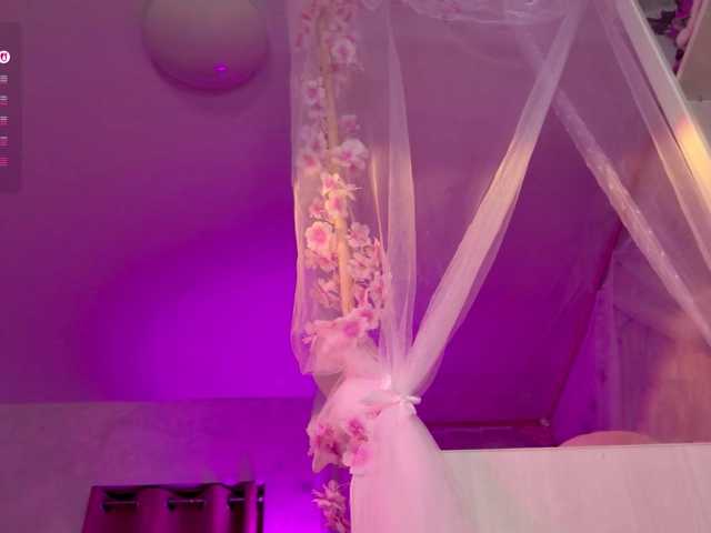 MiraJade live cam on BongaCams