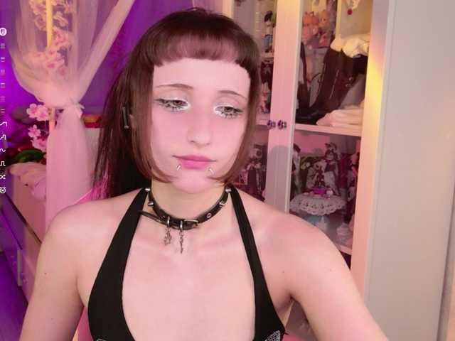 MiraJade live cam on BongaCams