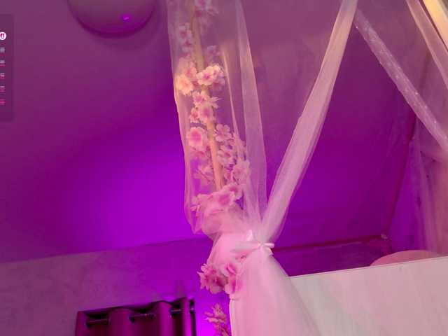 MiraJade live cam on BongaCams