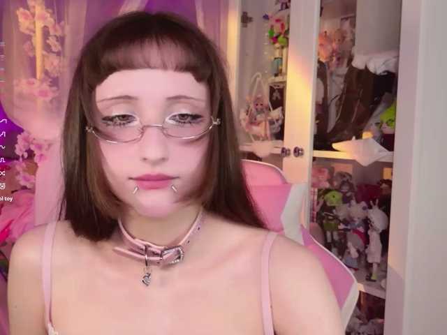 MiraJade live cam on BongaCams