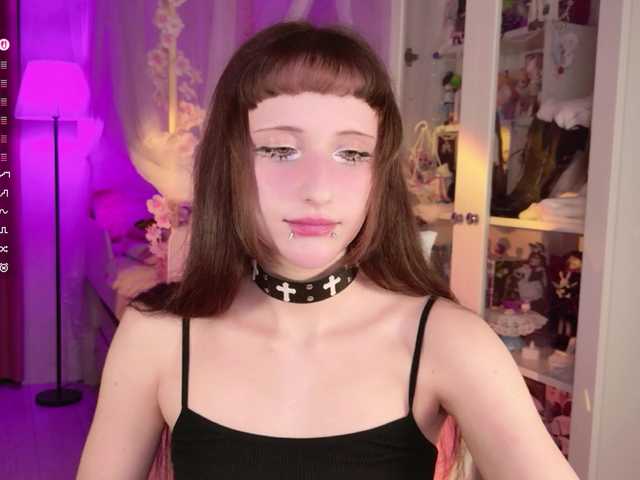 MiraJade live cam on BongaCams