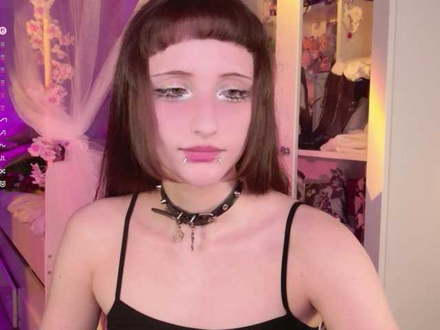 MiraJade live cam on BongaCams