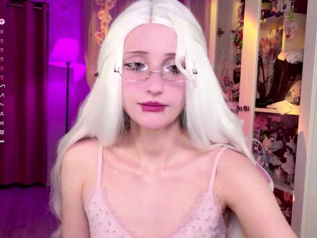 MiraJade live cam on BongaCams