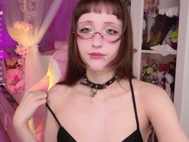 MiraJade live cam on BongaCams