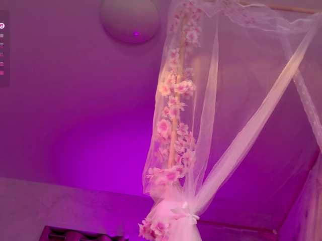 MiraJade live cam on BongaCams