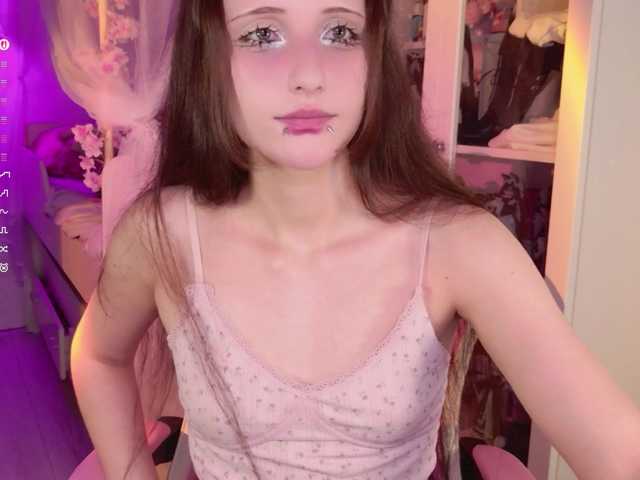 MiraJade live cam on BongaCams
