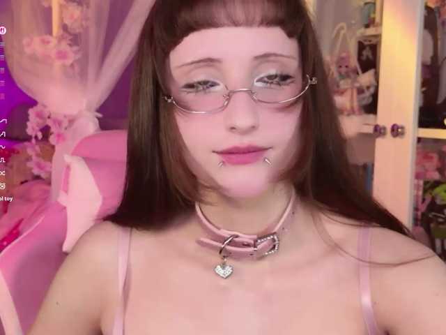 MiraJade live cam on BongaCams