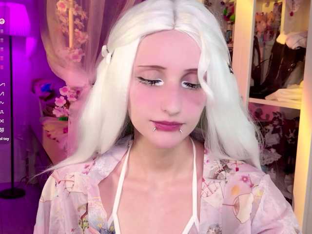 MiraJade live cam on BongaCams