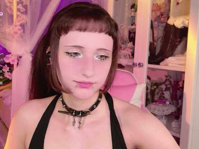 MiraJade live cam on BongaCams