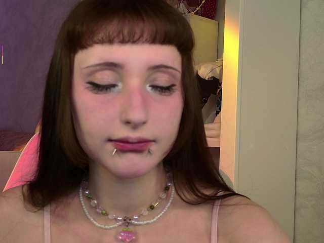 MiraJade's BongaCams show and profile