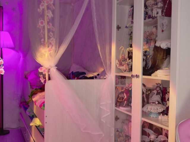 MiraJade, 20 y/o - Live Cam on BongaCams