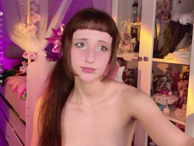 MiraJade live cam on BongaCams
