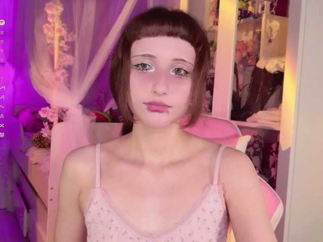 MiraJade live cam on BongaCams