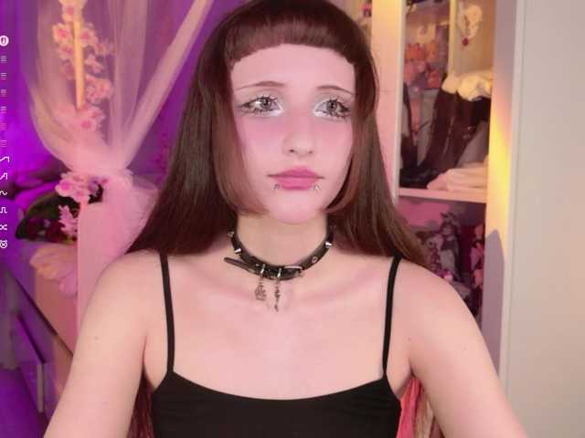 MiraJade live cam on BongaCams