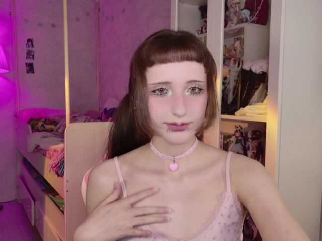 MiraJade live cam on BongaCams
