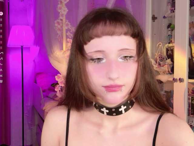 MiraJade live cam on BongaCams