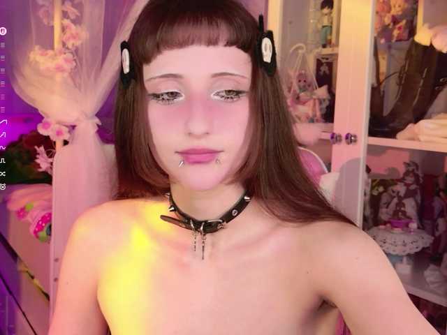 MiraJade live cam on BongaCams