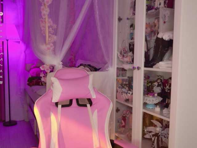 MiraJade live cam on 