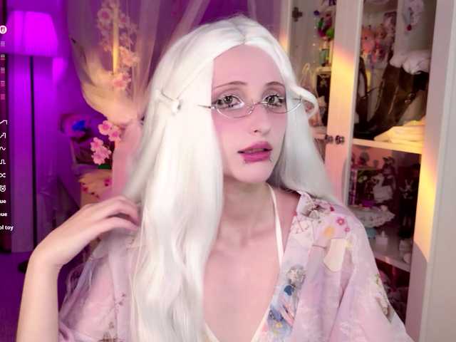 MiraJade live cam on BongaCams