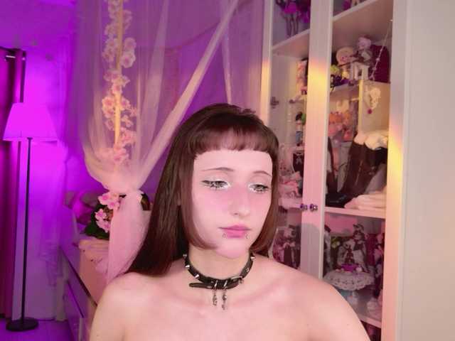 MiraJade live webcam show