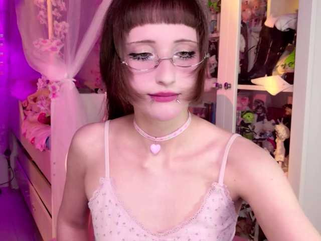 MiraJade live cam on BongaCams