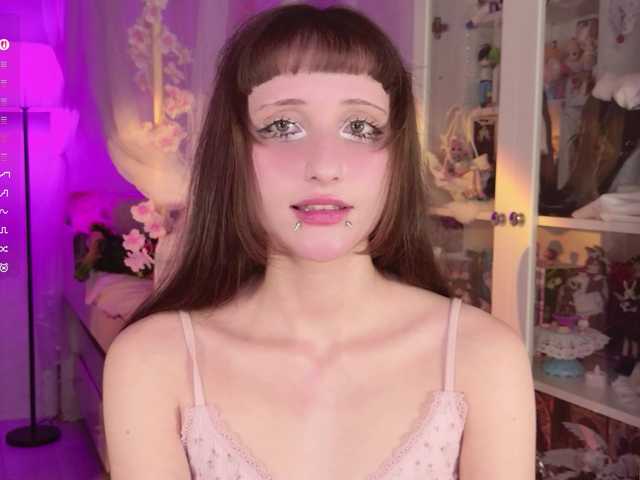 MiraJade live cam on BongaCams