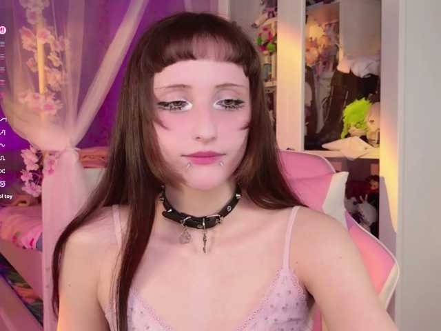 MiraJade live cam on BongaCams