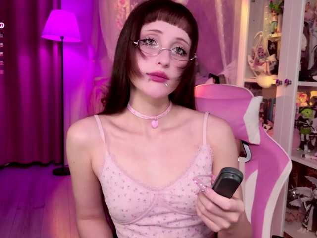 MiraJade live cam on BongaCams