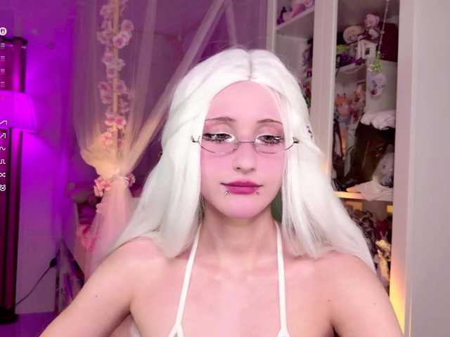 MiraJade live cam on BongaCams