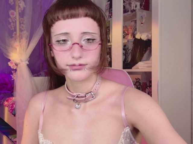 MiraJade live cam on BongaCams