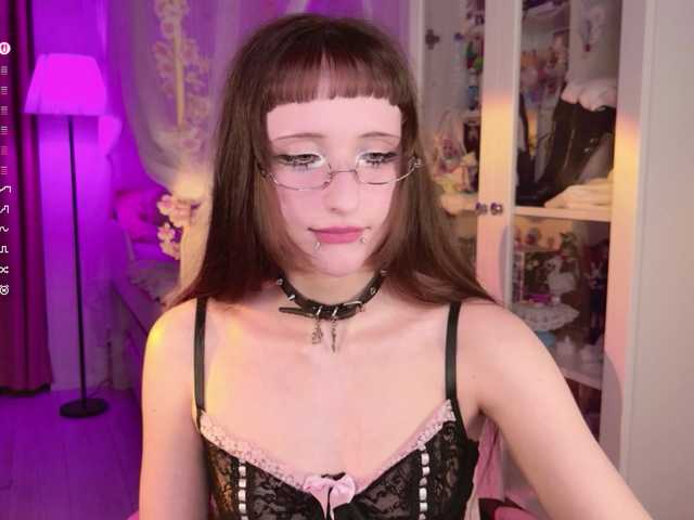 MiraJade live cam on BongaCams