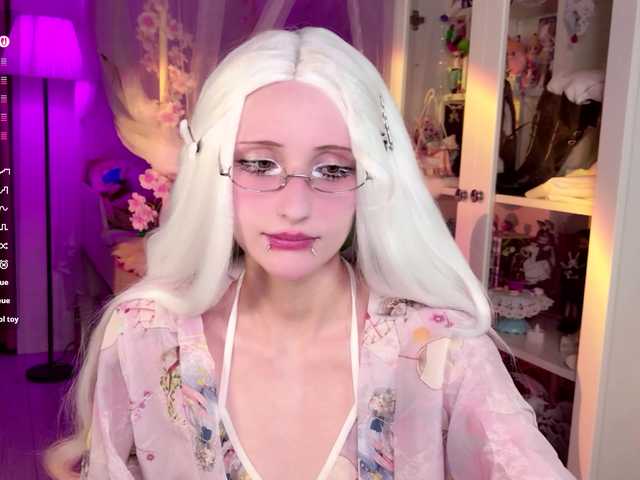 MiraJade live cam on BongaCams