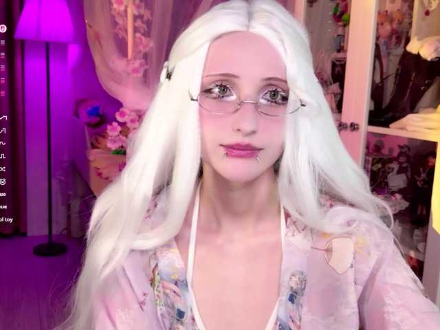MiraJade live cam on BongaCams
