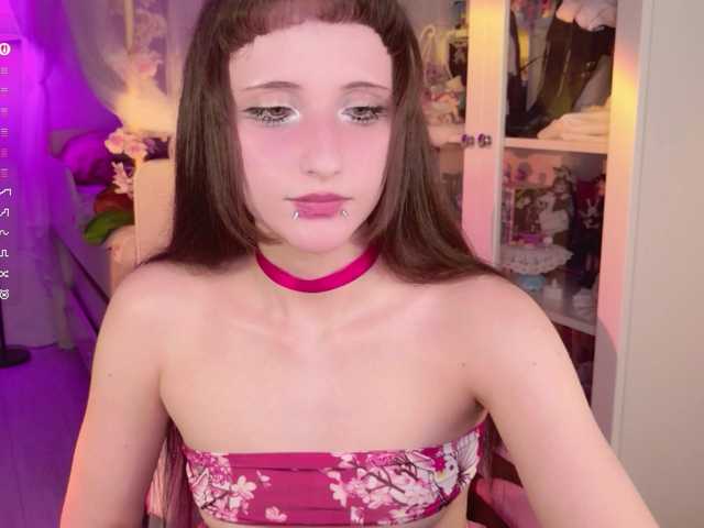 MiraJade live cam on BongaCams