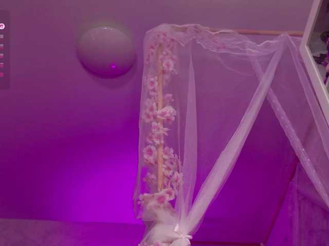 MiraJade live cam on BongaCams