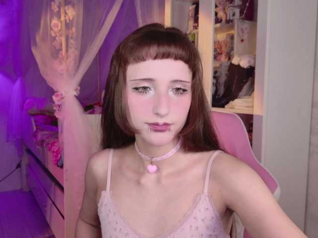 MiraJade live cam on BongaCams
