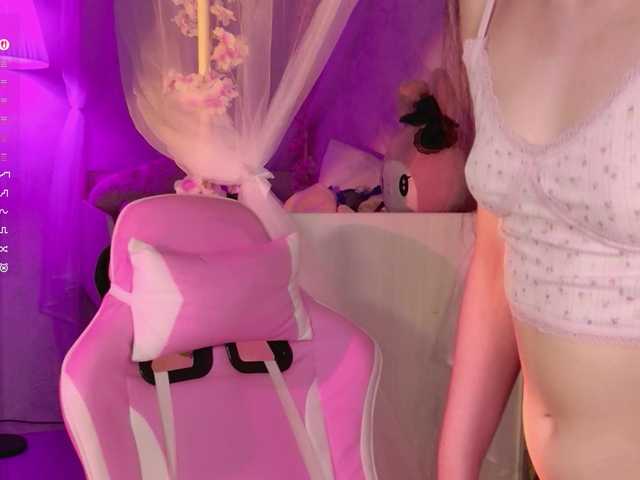 MiraJade live webcam show