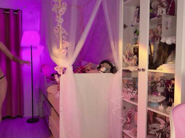 MiraJade live cam on BongaCams