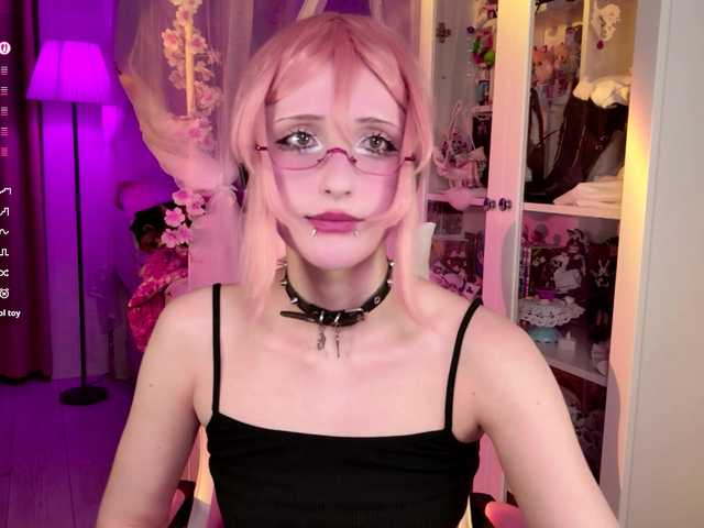 MiraJade live cam on BongaCams