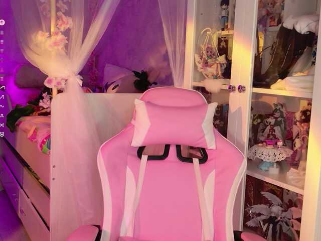 MiraJade live cam