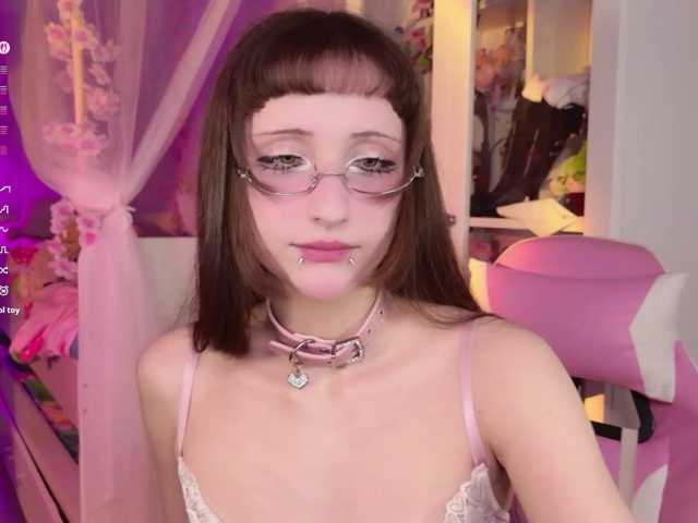 MiraJade live cam on BongaCams